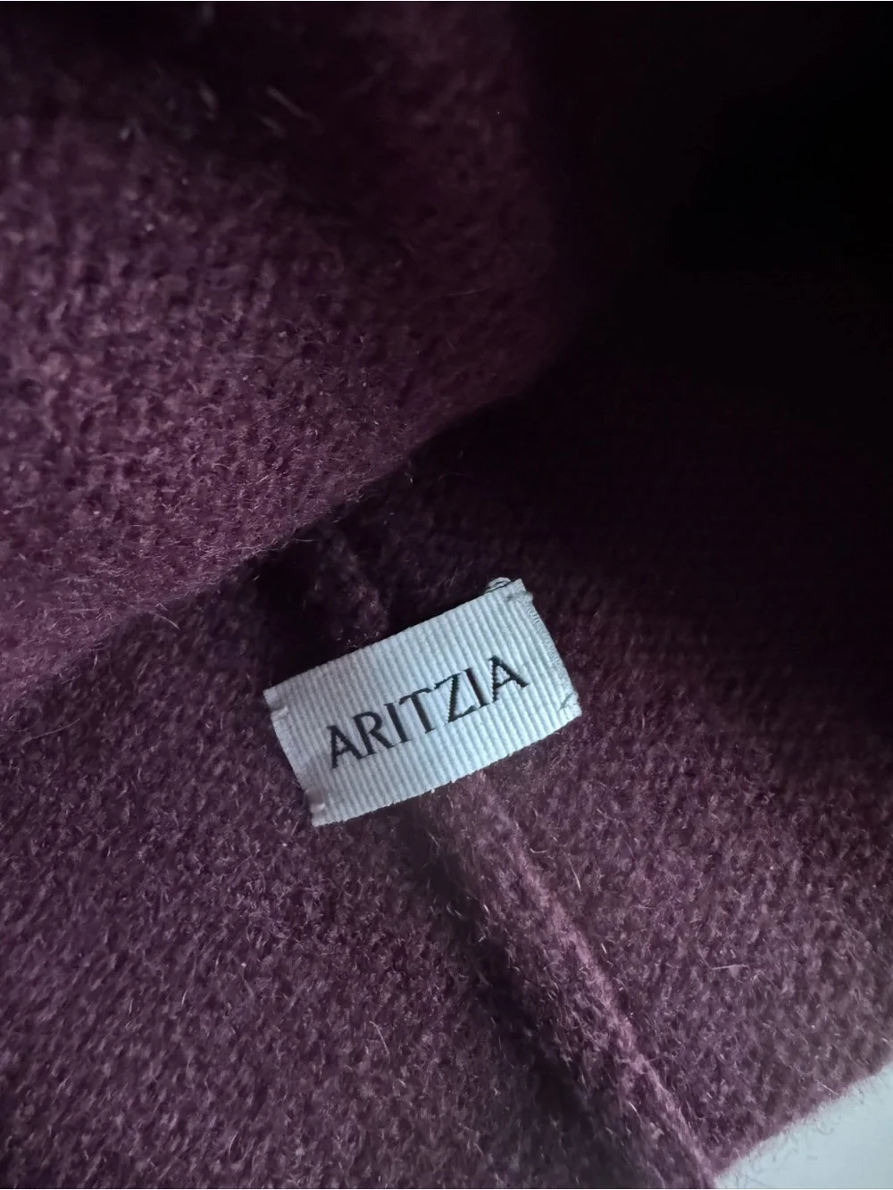 Aritzia cashmere crowned beanie